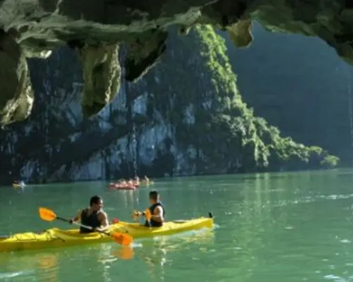 Lan Ha Bay Cruise Day Trip: Sea food lunch, Kayaking, Sandy Beach, Tunnel caves